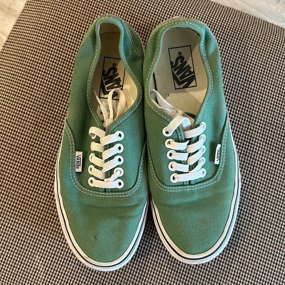 Authentic Vans - Picture 2 of 5